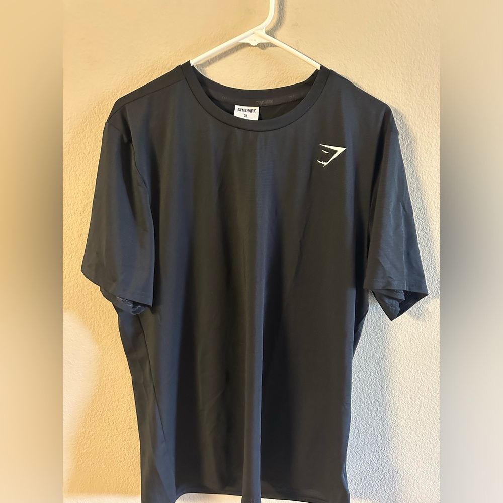 Gym Shark workout Shirt Size XL (fits like a Large)